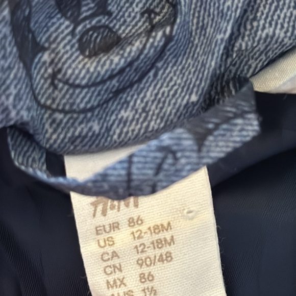 Disney X H&M - insulated vest. Size 12-18 months - Picture 5 of 6